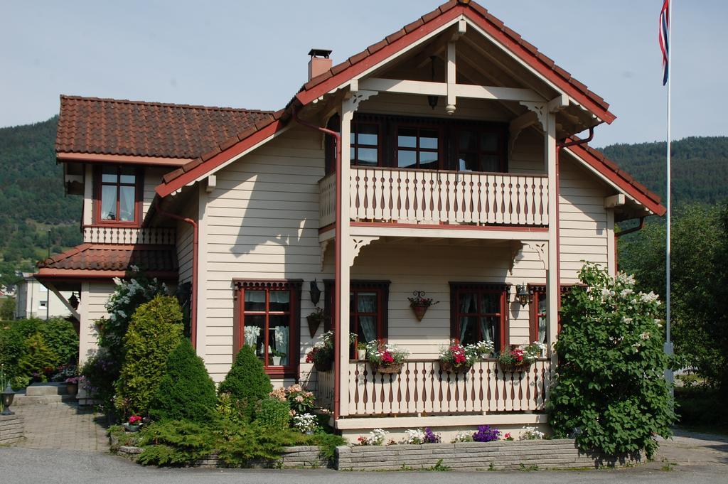 Eikum Hotel Hafslo Exterior foto